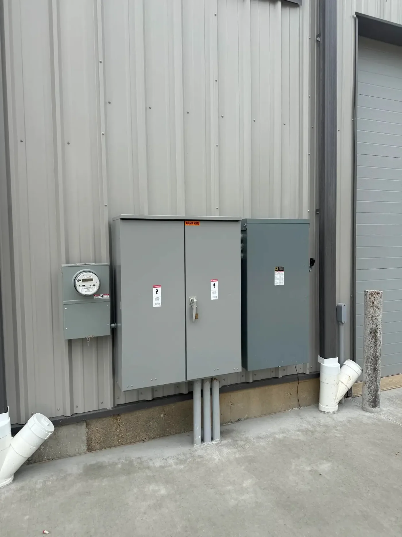 Exterior commercial meter panels installed by Freedom Electric