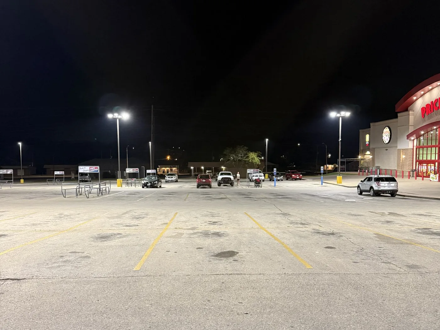 Retail storefront parking lot lit by Freedom Electric commercial lighting in Rolla MO